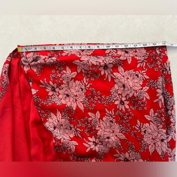 Vince Camuto/ Maxi skirt/ Wrap/ Floral/ Lining/ Size US 10 - Picture 12 of 14